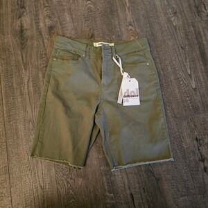 Dollhouse Womens Bermuda Shorts Olive Green High Rise Raw Hem Size 7/8 AS-8668